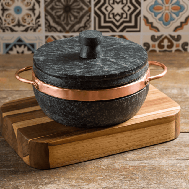 Panela de Pedra - 2 Litros - Especial Dia das Mães com Suporte e Colher