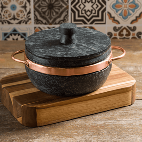 Panela de Pedra - 2 Litros - Especial Dia das Mães com Suporte e Colher